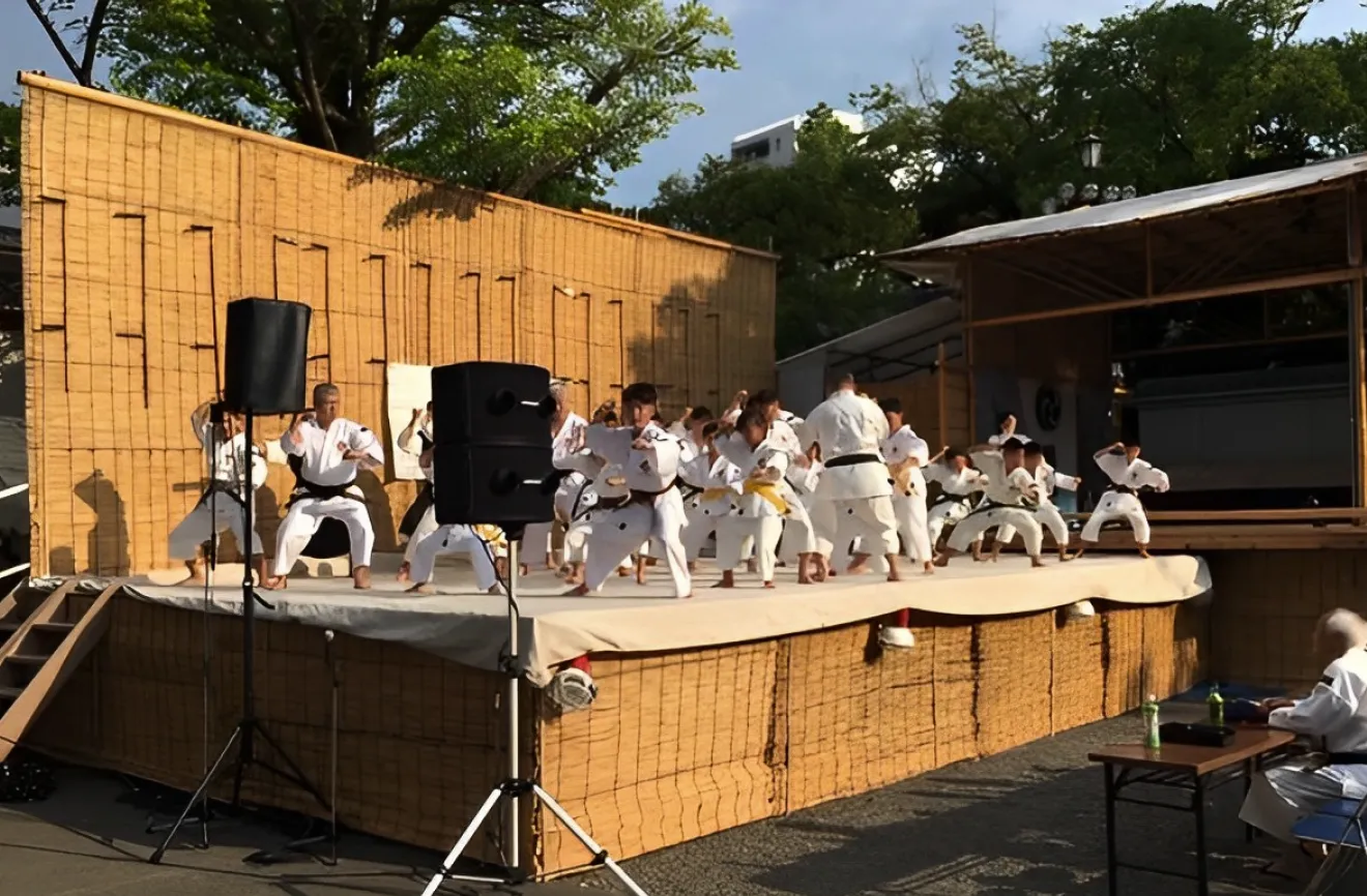 富岡八幡宮の納演舞会